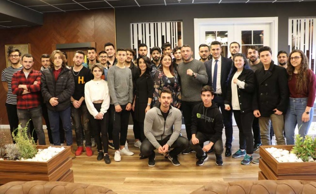 DÜNYACA ÜNLÜ BOKSÖR AVNİ YILDIRIM, ANA KUZUSU ÇIKTI!