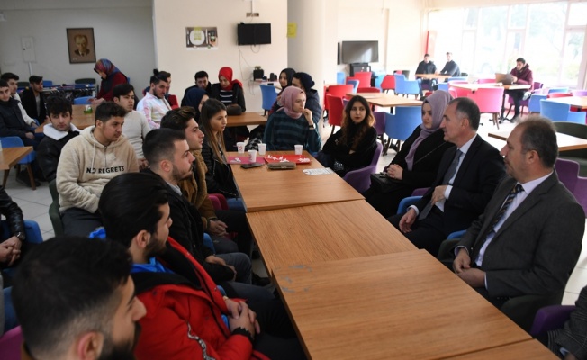 BAŞKAN TABAN ÜNİVERSİTE ÖĞRENCİLERİYLE BULUŞTU