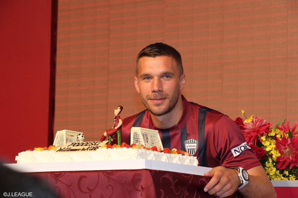 Podolski, Vissel Kobede İmzaladı