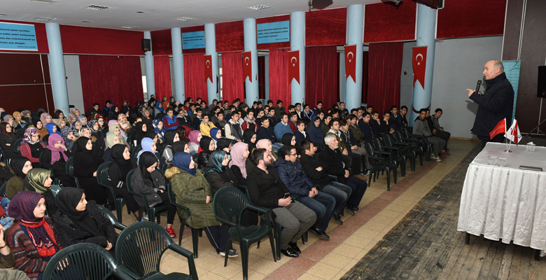 Ahmet Şimşirgil'den liselilere tarihi bilgiler