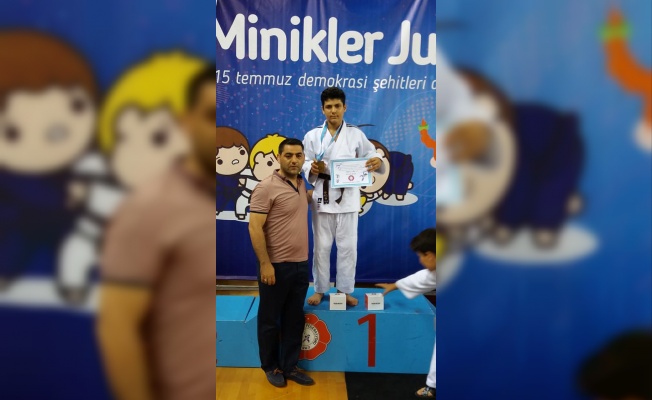 MİNİKLER JUDO ŞAMPİYONASINDA ALTIN MADALYA