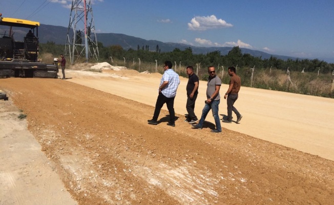 OVA YOLUNDA SATIH KAPLAMA ASFALT ÇALIŞMASI