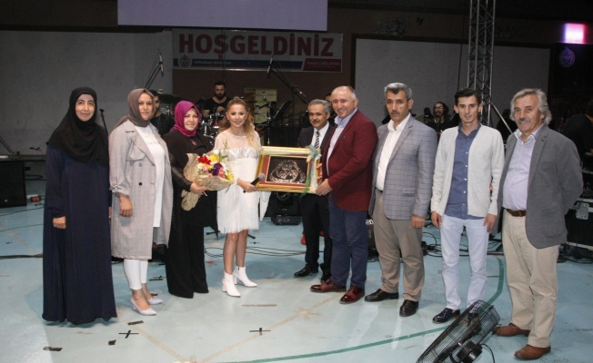 MERVE ÖZBEY ORHANGAZİ KONSERİ