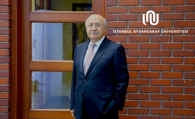İstanbul Ayvansaray Üniversitesi Rektörlüğüne atanan Prof. Dr. M. Emin ARAT, görevine başladı.
