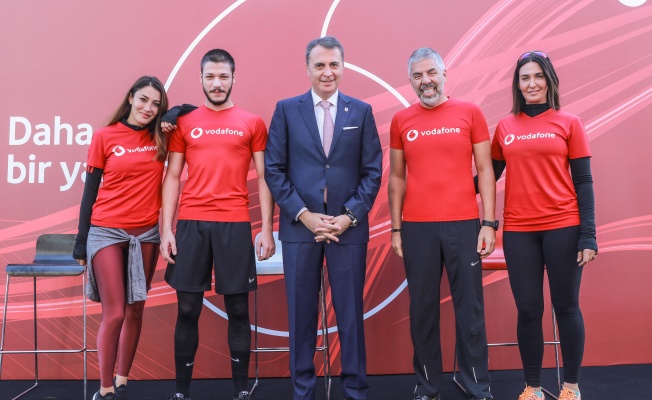 Ünlü İsimler Vodofone Park'taki Maratona Hazırlık Etkinliğinde Buluştu