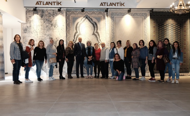 AK Parti Nazilli Kadın Kolları Başkanı’ndan Atlantik Halı fabrikasına ziyaret