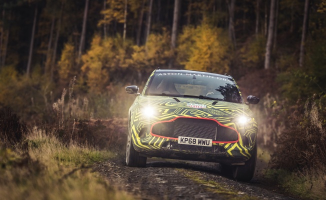 ASTON MARTIN’İN İLK ‘SUV’U ‘DBX’  SAHNEYE ÇIKMAYA HAZIRLANIYOR