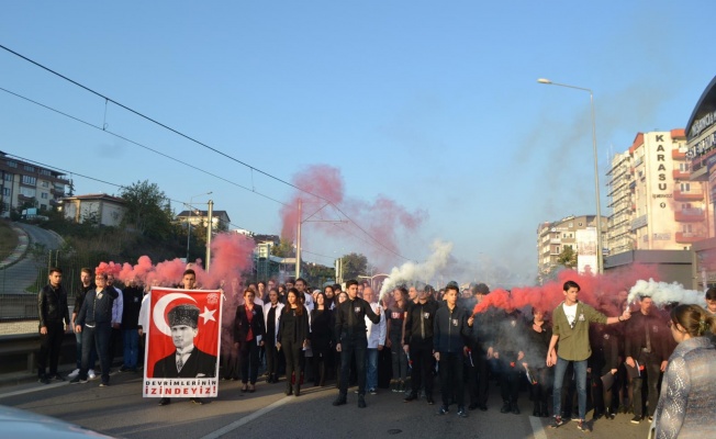 ATATÜRK'E BAĞLILIKLARINI GÖSTERDİLER