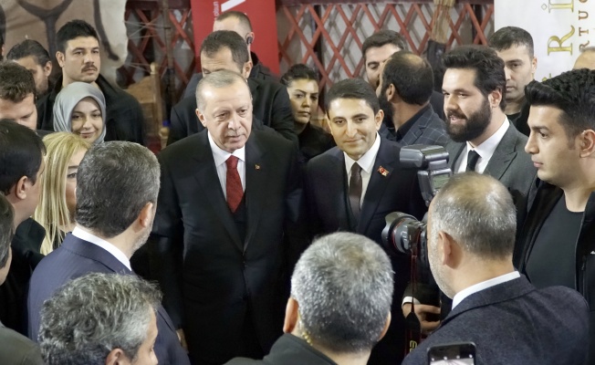 Cumhurbaşkanı Recep Tayyip Erdoğan Birevim Standı’nda  TRT’nin “Diriliş Ertuğrul” ekibiyle buluştu!