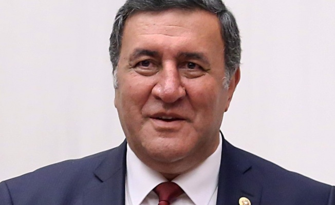 GÜRER: 500 TL’Yİ VER, ÖĞRETMEN OL!