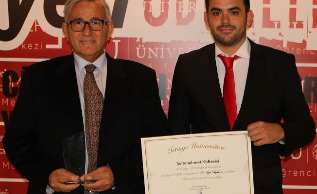 Sultanahmet Köftecisi’ne “Yılın Köftecisi” Ödülü…