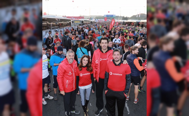 ÜNLÜ İSİMLER VODAFONE İSTANBUL MARATONU’NA AKIN ETTİ