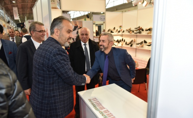 AYAKKABI SEKTÖRÜNÜN KALBİ BURSA'DA ATIYOR