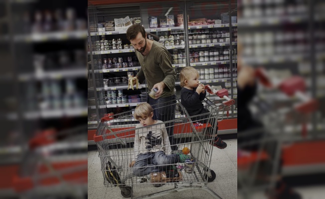 BABA, ÇOCUKLUĞUMU BENİMLE PAYLAŞ
