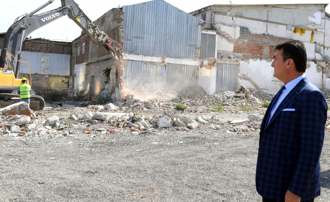 DÜNDAR: 2019'A 'OSMANGAZİ MEYDANI' DAMGASINI VURACAK