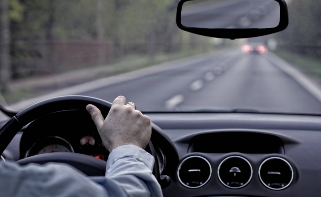 GÖZ TANSİYONU TRAFİK KAZALARINA YOL AÇABİLİYOR