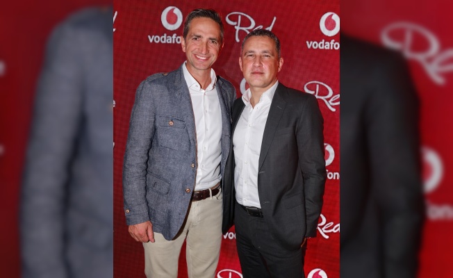 VODAFONE RED AYRICALIKLARIYLA “ZUBİZU YILBAŞI ALIŞVERİŞ GÜNLERİ” BAŞLIYOR
