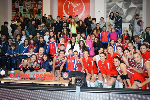 NİLÜFER'İN SULTANLARI RAKİBİNE ŞANS TANIMADI