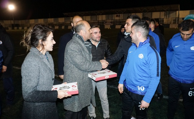 DR. MURAT ÜNAL BURGAZSPOR ANTRENMANINA KATILDI