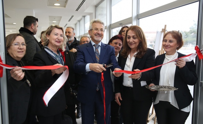 ERDEM'DEN SERGİ AÇILIŞI