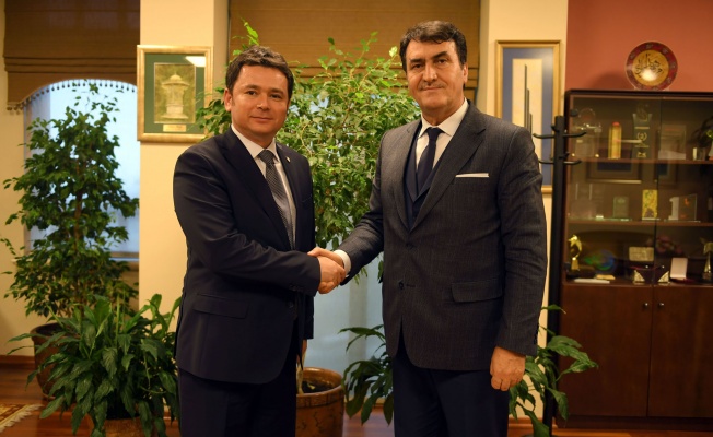 İKİ ADAYDAN CENTİLMENLİK VURGUSU