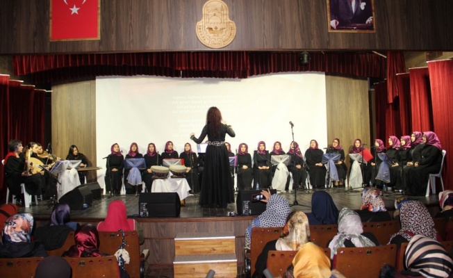 KADINLAR TASAVVUF MÜZİĞİ KOROSUNDAN GÖNÜLLERİ MEST EDEN KONSER
