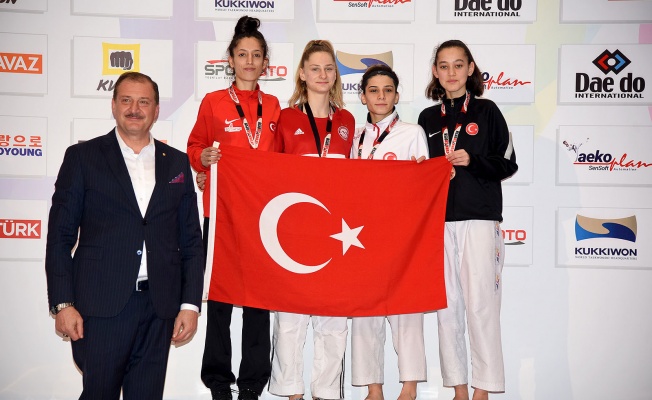 ŞAMPİYON İNGİLTERE'YE GİDİYOR