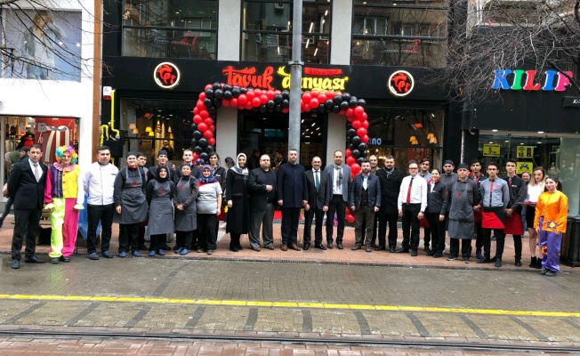 TAVUK DÜNYASI’NIN ESKİŞEHİR’DEKİ 3. RESTORANI DOKTORLAR CADDESİ’NDE AÇILDI!