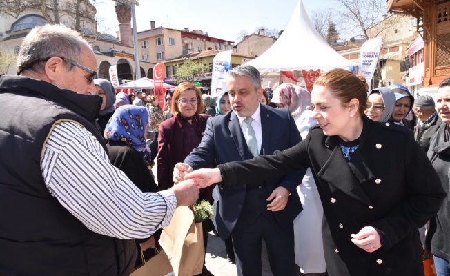 AK PARTİ’Lİ KADINLARDAN NEVRUZ KUTLAMALARI