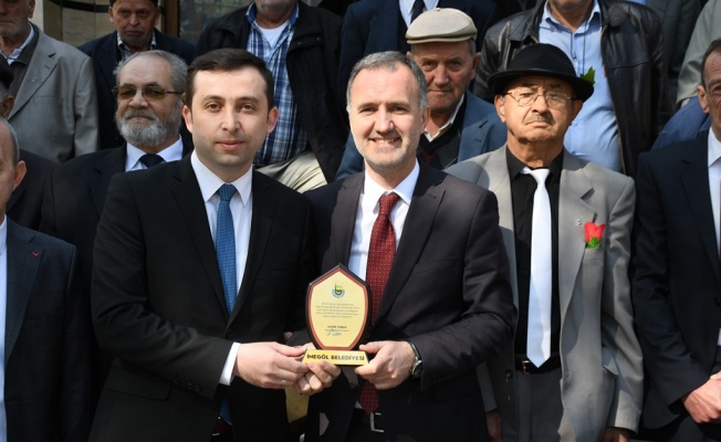 BAŞKAN TABAN HUZUREVİ SAKİNLERİYLE OYLAT’TA BULUŞTU