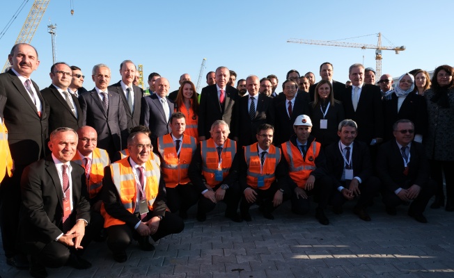 CUMHURBAŞKANI’NIN KATILIMIYLA 1915 ÇANAKKALE KÖPRÜSÜ’NDE İLK ÇELİK ŞAFTIN MONTAJI GERÇEKLEŞTİRİLDİ
