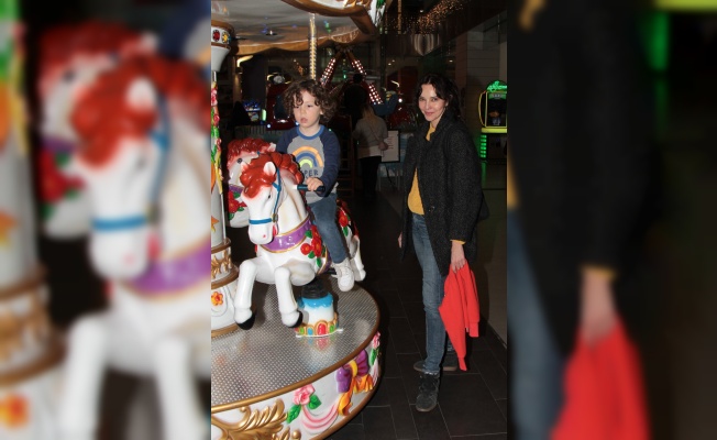 HANDE ATAİZİ’NİN OĞLUYLA OYUN GÜNÜ