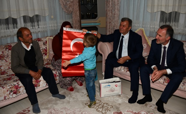 KAYMAKAM GÖRÜCÜ VE BAŞKAN TABAN’DAN ŞEHİT AİLESİNE ZİYARET