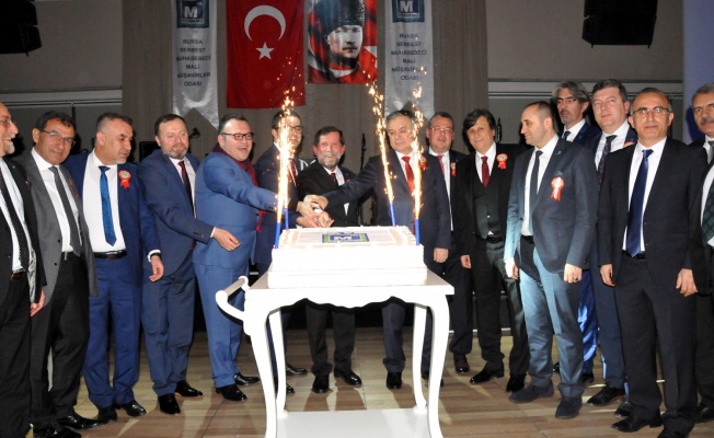 MALİ MÜŞAVİRLERDEN MESLEĞİN 30. YILINA ÖZEL KUTLAMA