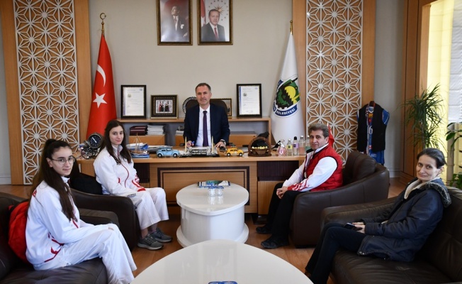ŞAMPİYONLAR ÖDÜLLENDİRİLDİ