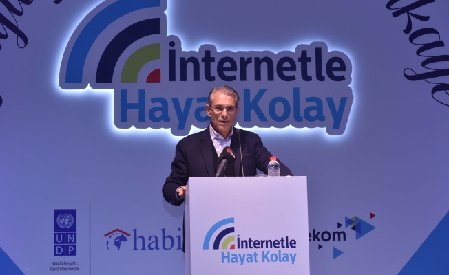 ‘İNTERNETLE HAYAT KOLAY’ DİJİTAL UÇURUMUN KAPANMASINA YARDIMCI OLDU