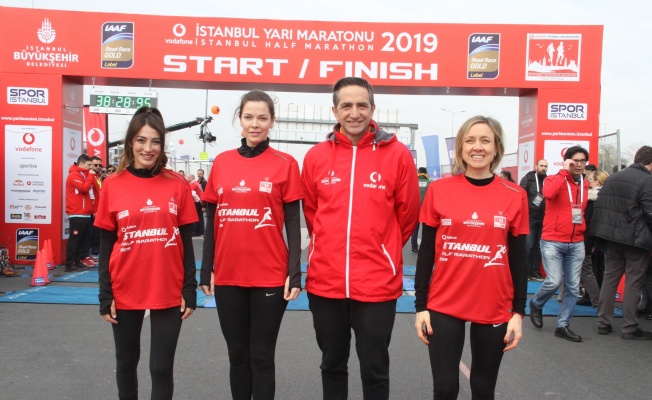 VODAFONE YARI MARATON TAKIMI SAĞLIK İÇİN KOŞTU