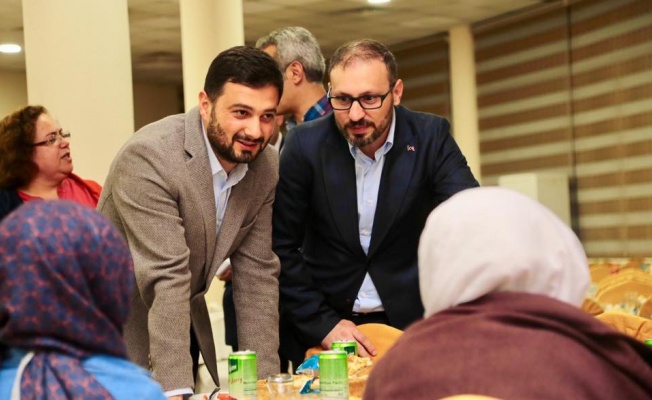 BAŞKAN ÖZTEKİN İLK İFTARINI ŞEHİT YAKINLARI VE GAZİLERLE YAPTI