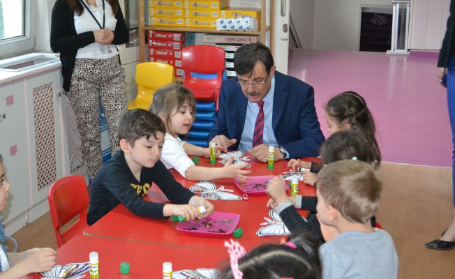 BURSA'DA MİNİKLER ATÖLYELERİNDE EĞLENEREK ÖĞRENİYORLAR