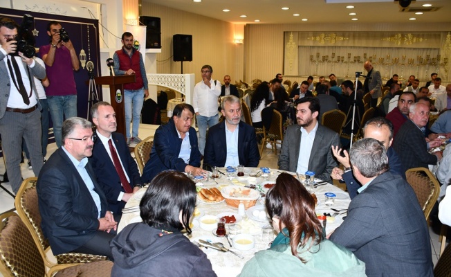 İNEGÖL BELEDİYESİ GELENEKSEL SAHUR PROGRAMINI YOĞUN BİR KATILIMLA GERÇEKLEŞTİRDİ