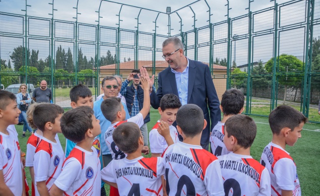 KARACABEY'DE MİNİKLER FUTBOL TURNUVASI COŞKUSU