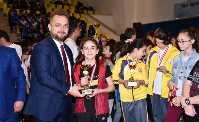 OKULLAR ARASI SPOR FESTİVALİ ÖDÜLLERİ SAHİPLERİNİ BULDU