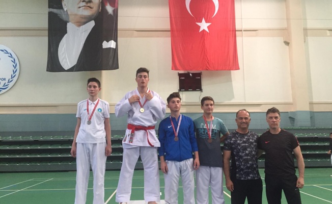 GENÇ KARATECİLERDEN 3 MADALYA