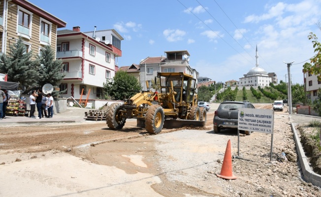 YOL VE OTOPARK YAPIM ÇALIŞMALARI SÜRÜYOR