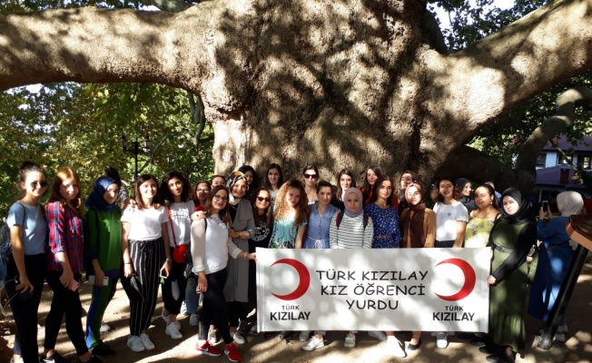 Turk Kizilay Kiz Ogrenci Yurdu Ogrencileri Tarih Sehri Bursa Nin Dokusuna Hayran Kaldi