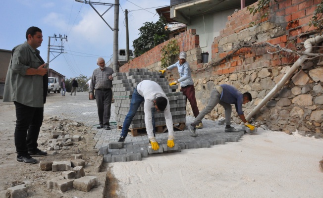 ÇAKIRLI MAHALLESİNDE 4200 METRE PARKE TAŞI DÖŞENDİ