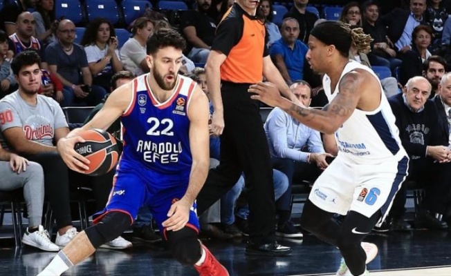 ANADOLU EFES 6. GALİBİYETİNİ ALDI