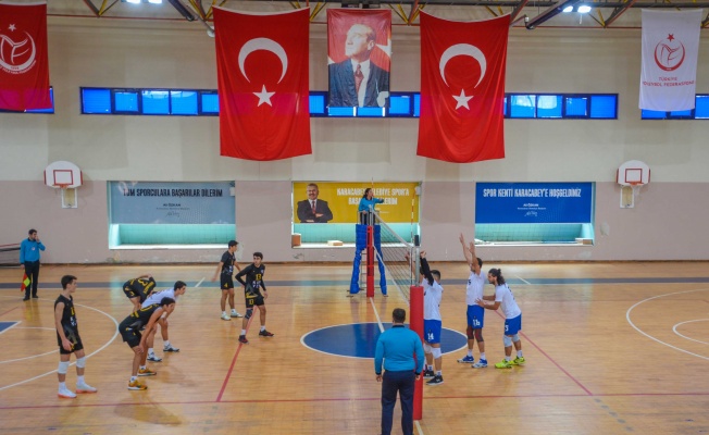 KARACABEY BELEDİYESPOR VOLEYBOL TAKIMI ŞAMPİYONLUK YOLUNDA