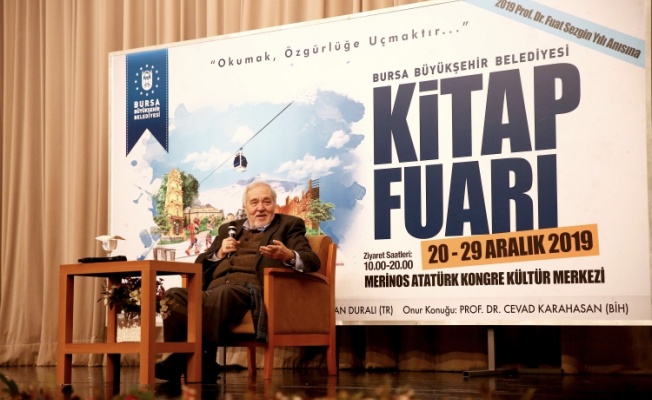 Kitap fuarına İlber Ortaylı akını