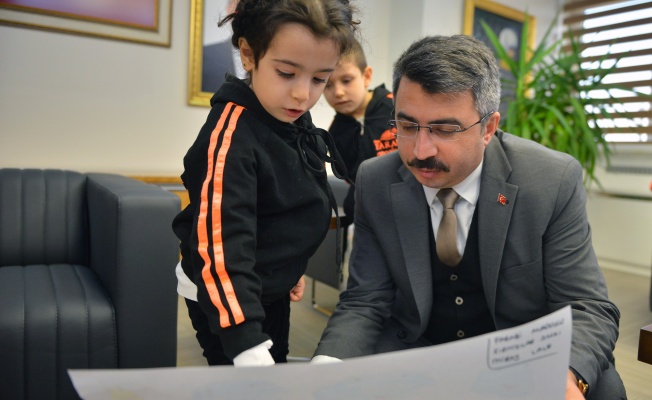 MİNİKLERDEN BAŞKAN YILMAZ’A ZİYARET